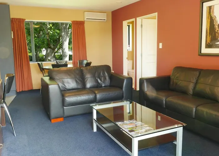 Randolph Motel / Apartments